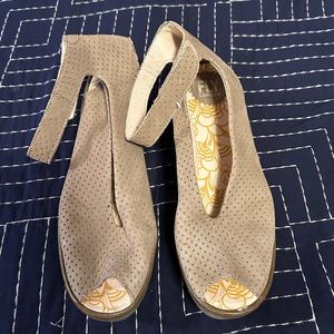 Fly London yala wedge sandals size 39